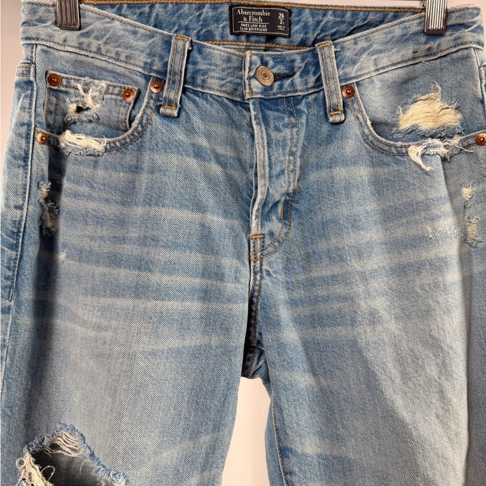 Abercrombie & Fitch Ames Low Rise Slim Boyfriend Distressed Jean in Blue Size 26 - Picture 4 of 8